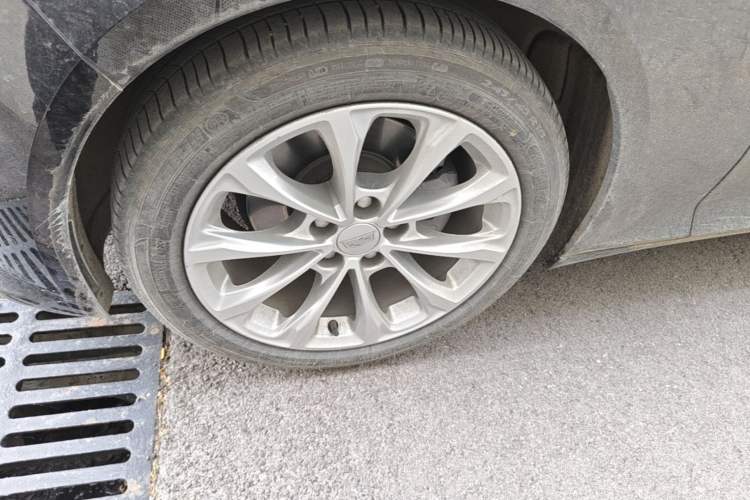 Used Cadillac CT5 2020 Revised Version 28T Luxury Edition Left Front Wheel Hub