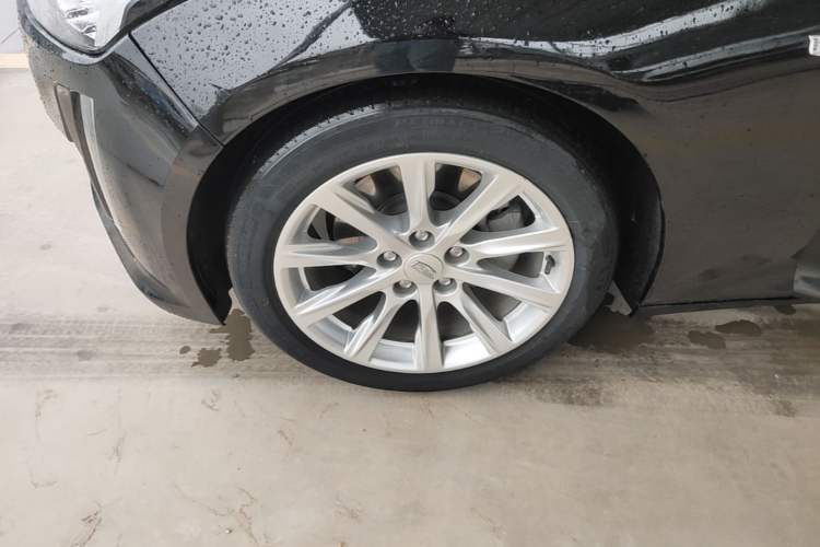 Used Cadillac CT5 2020 Revised Version 28T Fashion Edition Left Front Wheel Hub