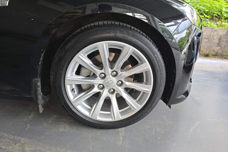 Used Cadillac CT5 2020 Revised Version 28T Fashion Edition Left Front Wheel Hub