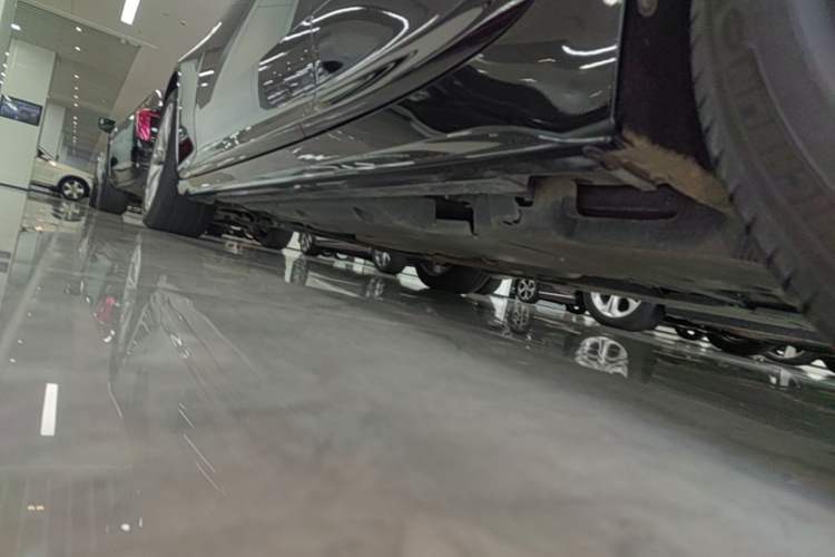Used Cadillac CT5 2020 Updated 28T Leading Sporty Version Left Side Sill