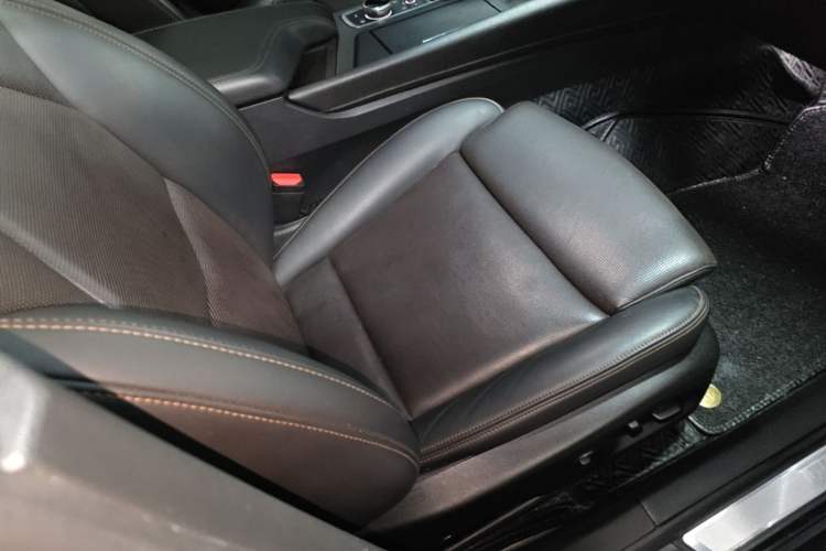 Used Cadillac CT5 2020 Updated 28T Leading Sporty Version Right Front Seat