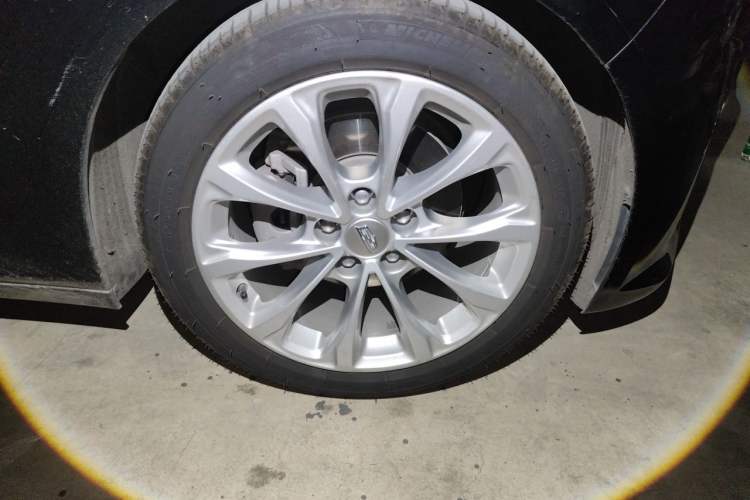 Used Cadillac CT5 2020 Revised Version 28T Luxury Edition Right Front Wheel Hub