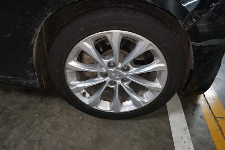 Used Cadillac CT5 2020 Revised Version 28T Luxury Edition Right Front Wheel Hub