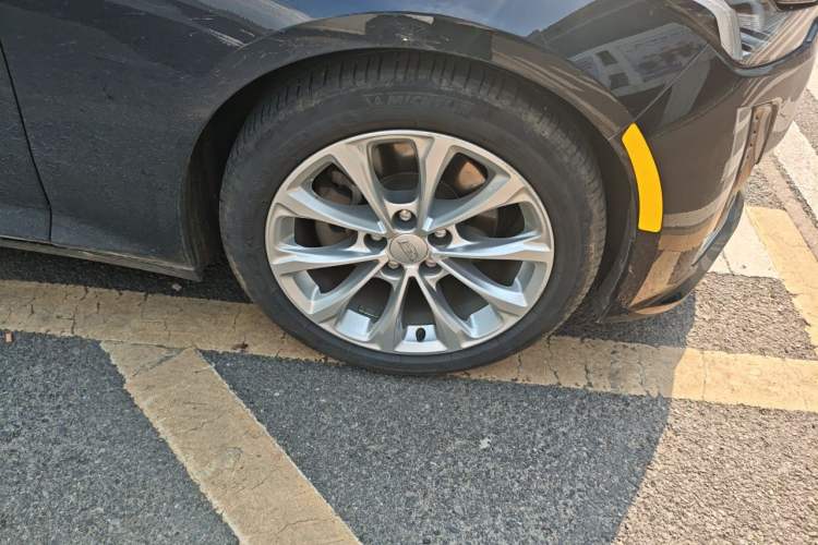Used Cadillac CT5 2020 Revised Version 28T Luxury Edition Right Front Wheel Hub