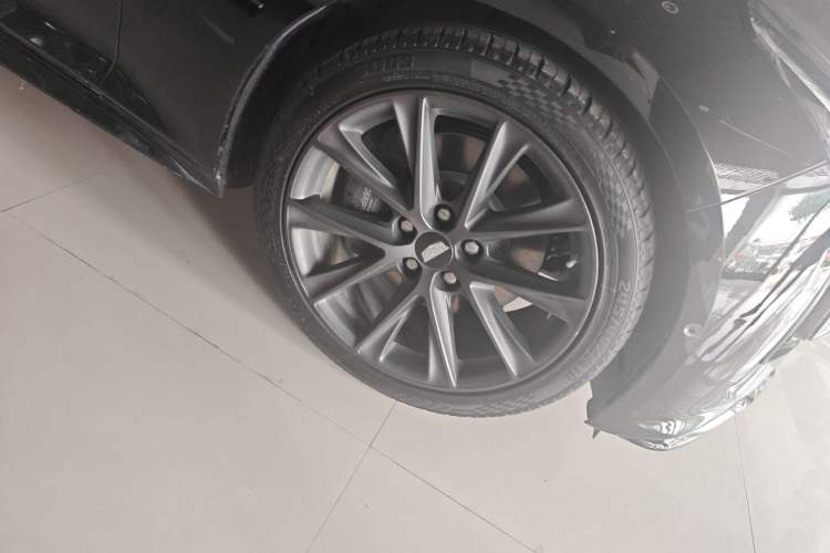 Used Cadillac CT5 2020 28T Platinum Sport Edition Right Front Wheel Hub