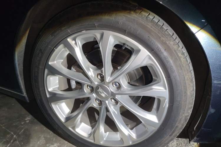 Used Cadillac CT5 2020 Revised Version 28T Luxury Edition Right Front Wheel Hub
