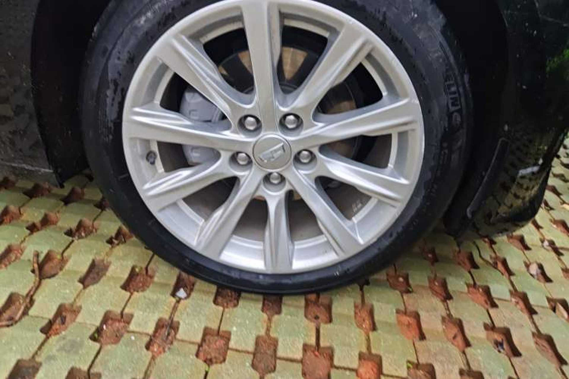 Used Cadillac CT5 2020 Revised Version 28T Fashion Edition Right Front Wheel Hub