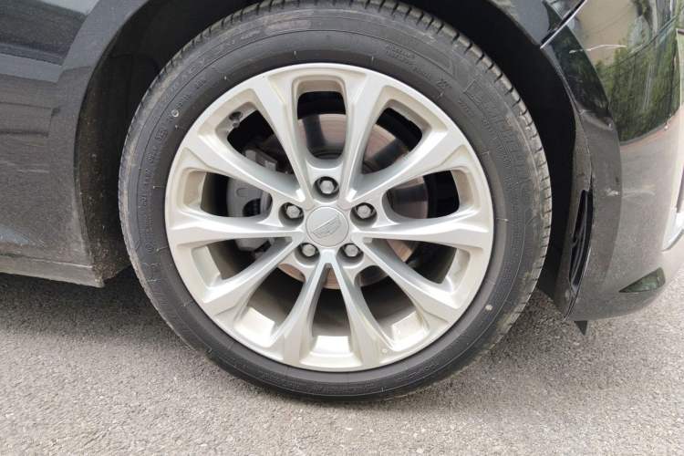 Used Cadillac CT5 2020 Revised Version 28T Luxury Edition Right Front Wheel Hub