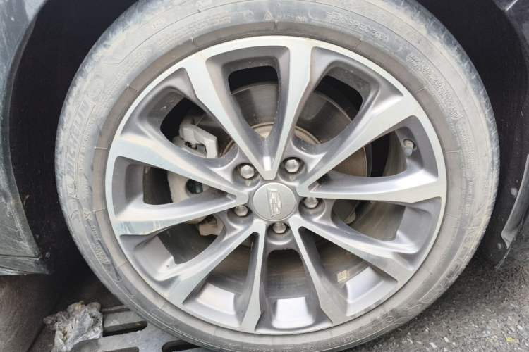 Used Cadillac CT5 2020 Updated 28T Leading Sporty Version Right Front Wheel Hub