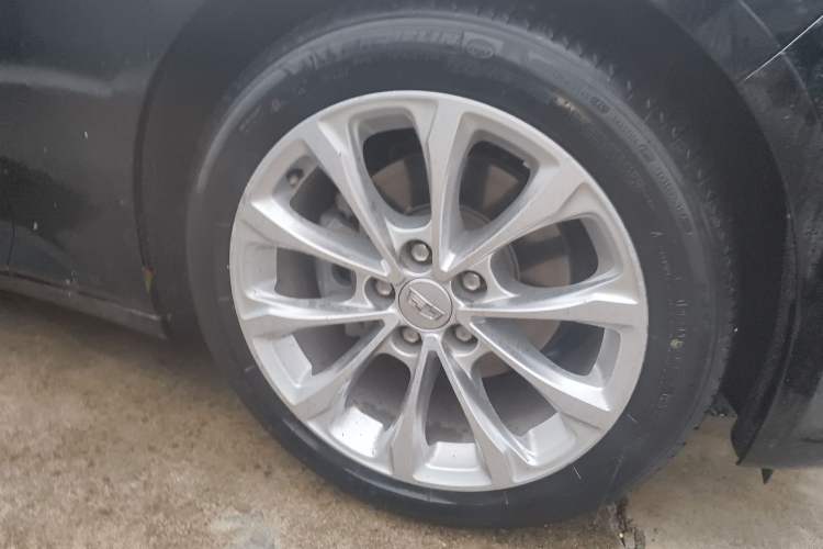 Used Cadillac CT5 2020 Revised Version 28T Luxury Edition Right Front Wheel Hub