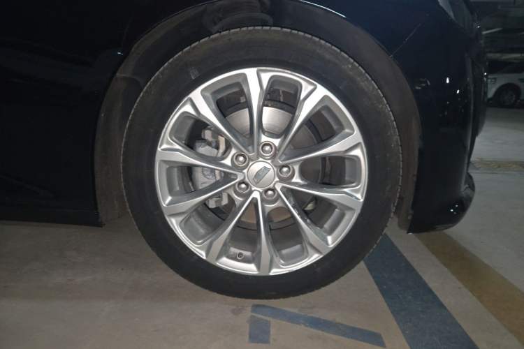 Used Cadillac CT5 2020 Revised Version 28T Luxury Edition Right Front Wheel Hub