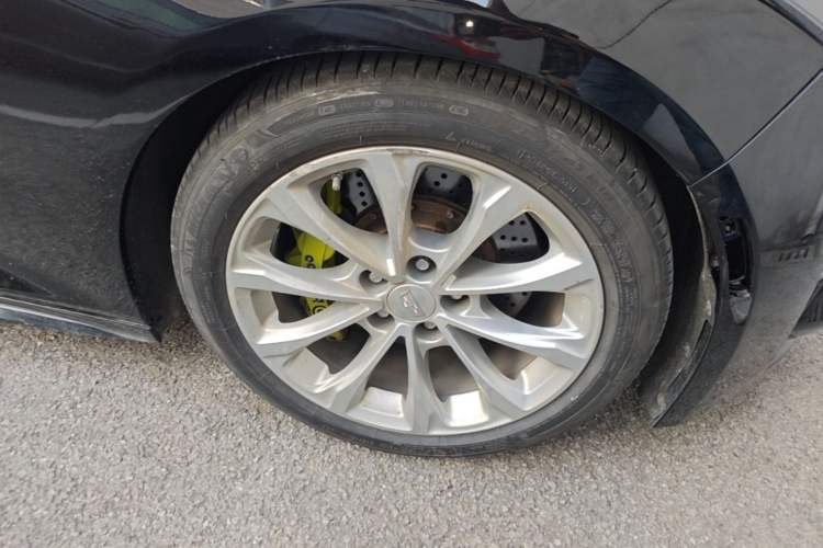 Used Cadillac CT5 2020 28T Fashion Edition Right Front Wheel Hub