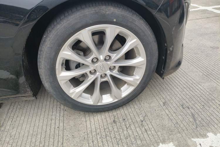 Used Cadillac CT5 2020 Revised Version 28T Luxury Edition Right Front Wheel Hub