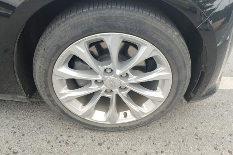 Used Cadillac CT5 2020 28T Luxury Version Right Front Wheel Hub