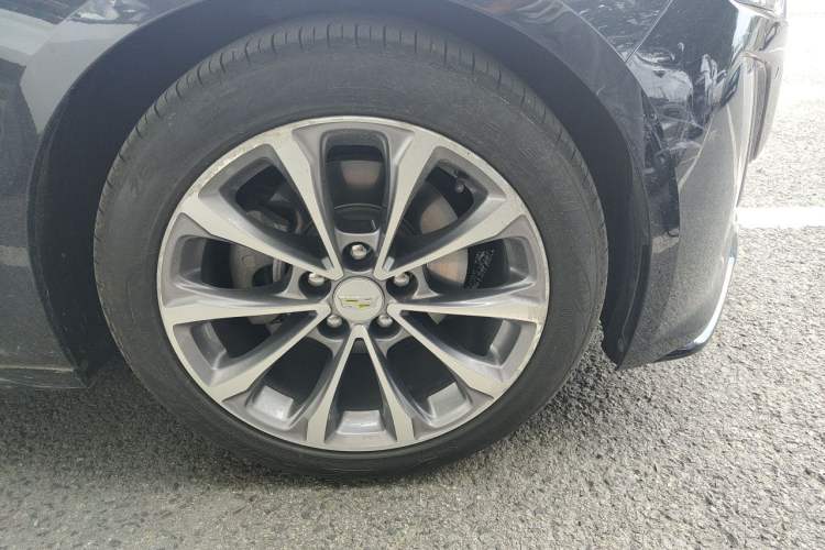Used Cadillac CT5 2020 28T Leading Sport Model Right Front Wheel Hub