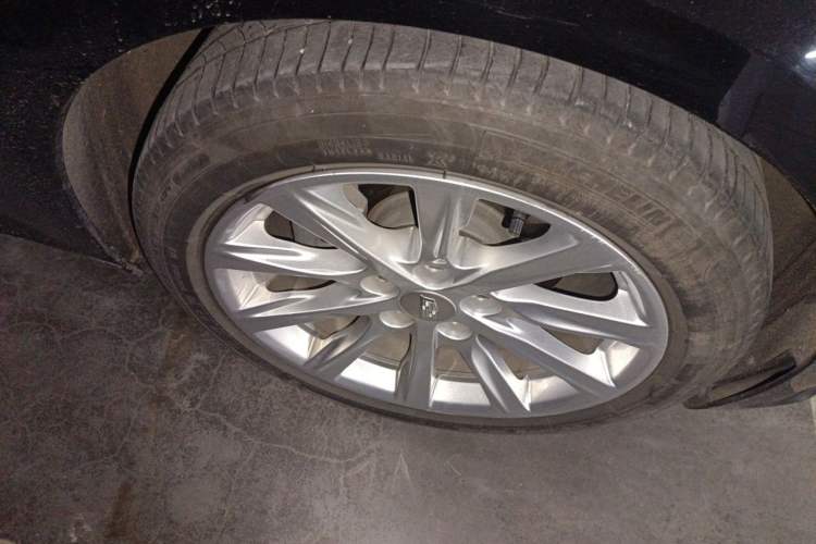 Used Cadillac CT5 2020 Revised Version 28T Tech Edition Right Front Wheel Hub