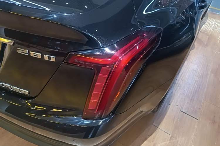 Used Cadillac CT5 2020 28T Tech Edition Right Rear Taillight