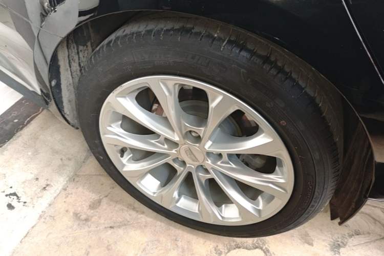 Used Cadillac CT5 2020 Revised Version 28T Luxury Edition Right Rear Wheel Hub