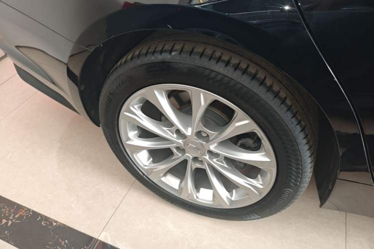 Used Cadillac CT5 2020 Revised Version 28T Luxury Edition Right Rear Wheel Hub