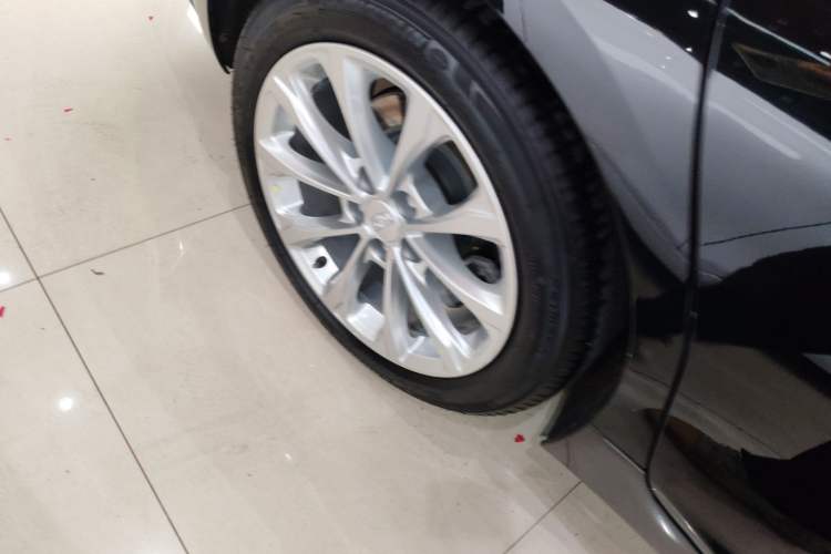 Used Cadillac CT5 2020 28T Luxury Version Right Rear Wheel Hub