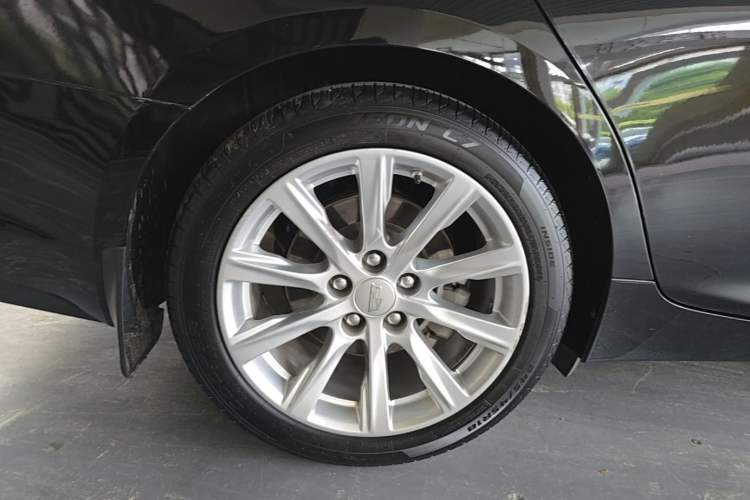 Used Cadillac CT5 2020 Revised Version 28T Fashion Edition Right Rear Wheel Hub