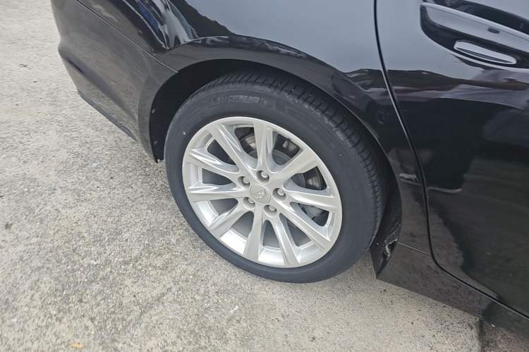Used Cadillac CT5 2020 Revised Version 28T Tech Edition Right Rear Wheel Hub
