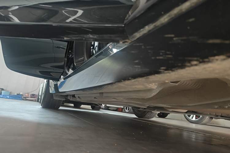 Used Cadillac CT5 2020 28T Luxury Version Right Side Sill