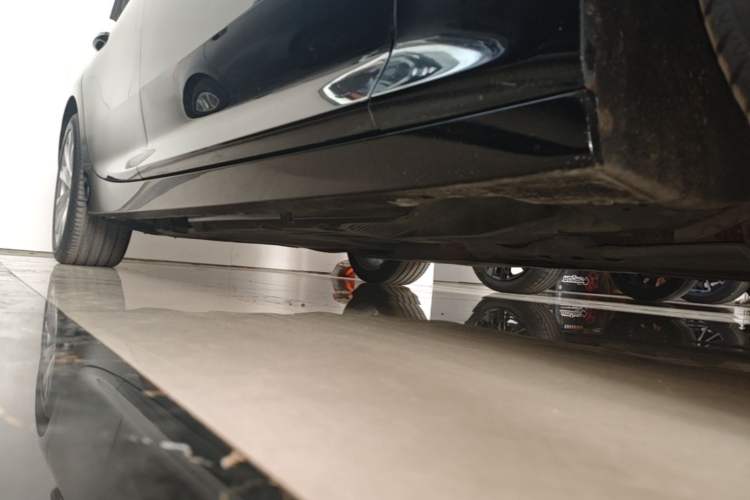 Used Cadillac CT5 2020 Revised Version 28T Luxury Edition Right Side Sill