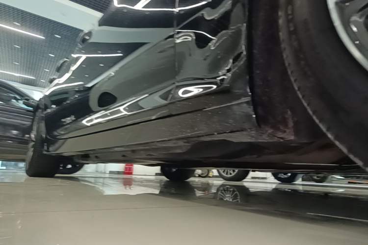 Used Cadillac CT5 2020 28T Luxury Version Right Side Sill