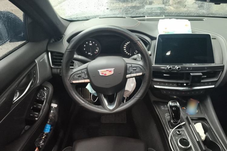 Used Cadillac CT5 2020 Revised 28T Platinum Sport Edition Steering Wheel
