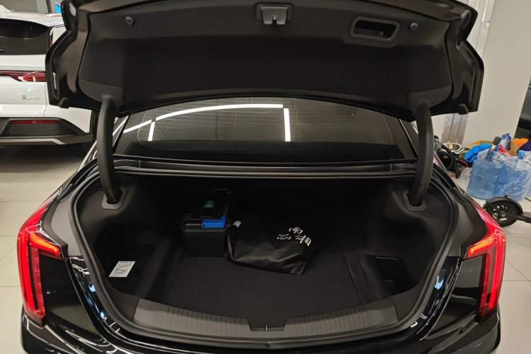 Used Cadillac CT5 2020 28T Luxury Version Trunk