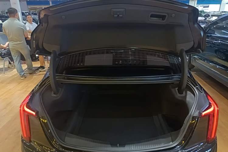 Used Cadillac CT5 2020 28T Tech Edition Trunk