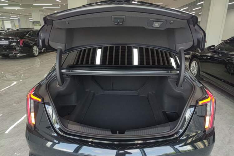 Used Cadillac CT5 2020 Updated 28T Leading Sporty Version Trunk