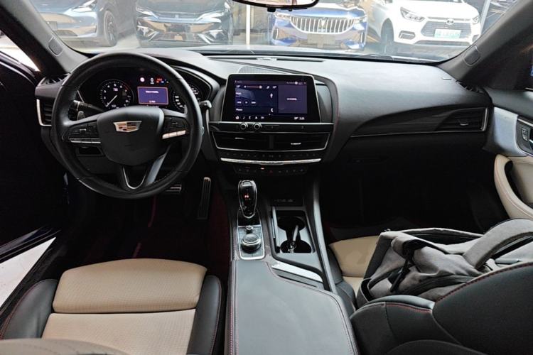 Used Cadillac CT5 2020 28T Platinum Sport Edition Center Console