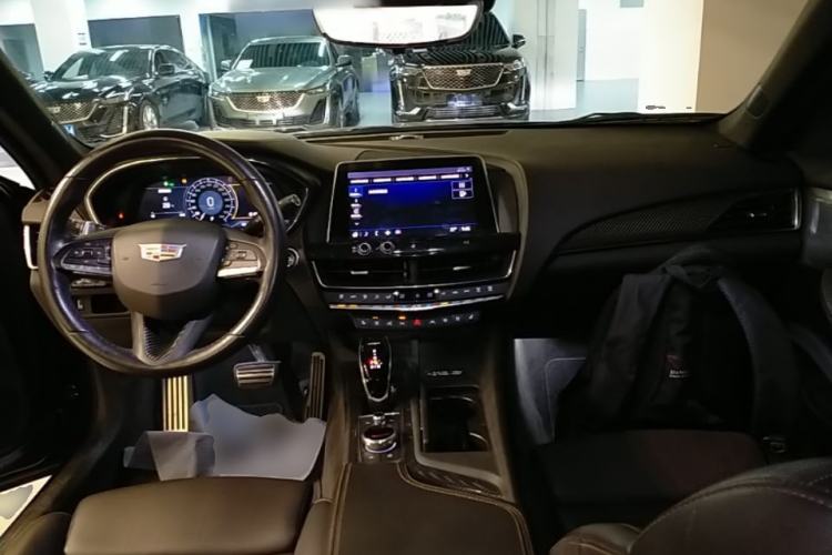 Used Cadillac CT5 2020 28T Platinum Sport Edition Center Console