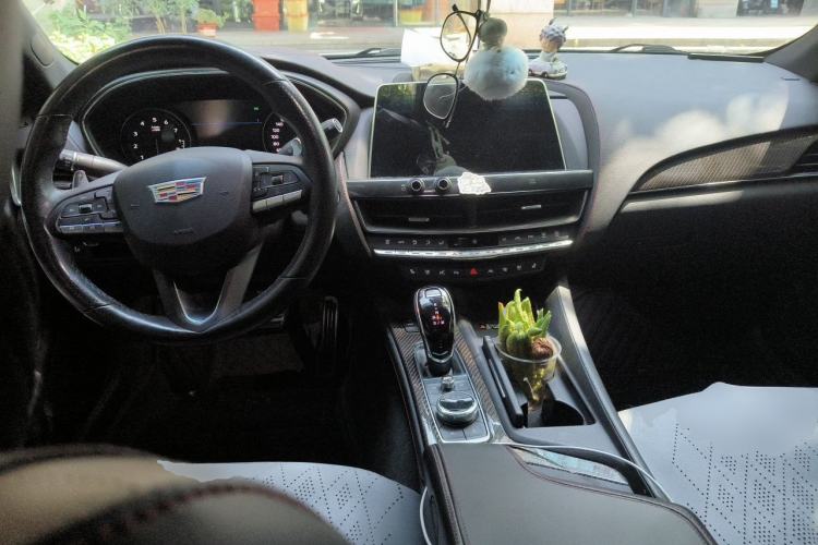 Used Cadillac CT5 2020 28T Platinum Sport Edition Center Console