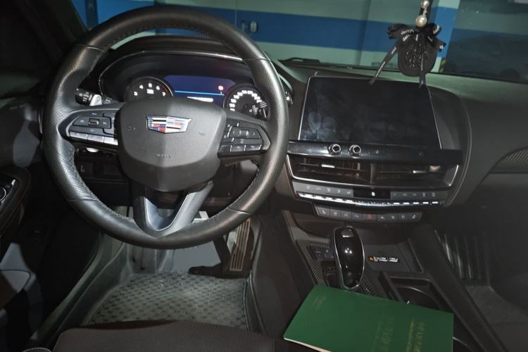 Used Cadillac CT5 2020 Revised 28T Platinum Sport Edition Center Console