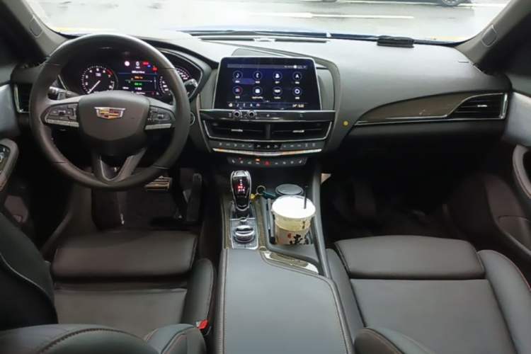 Used Cadillac CT5 2020 Revised 28T Platinum Sport Edition Center Console