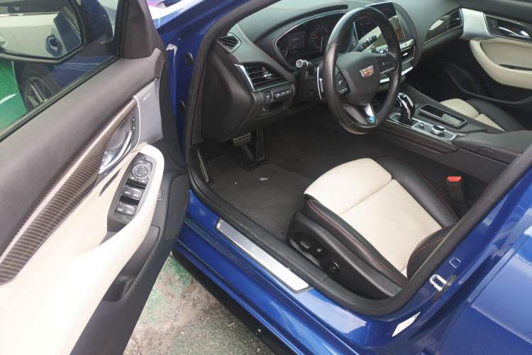Used Cadillac CT5 2020 28T Platinum Sport Edition Driver Seat