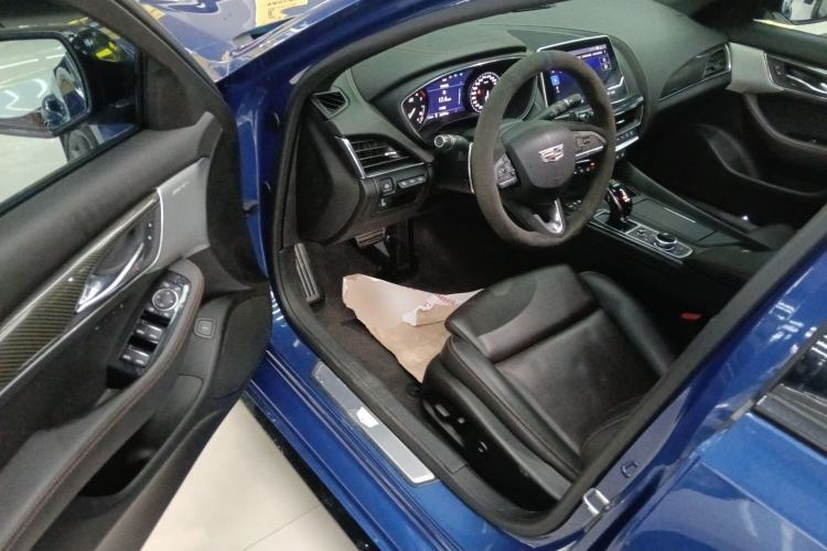 Used Cadillac CT5 2020 Revised 28T Platinum Sport Edition Driver Seat