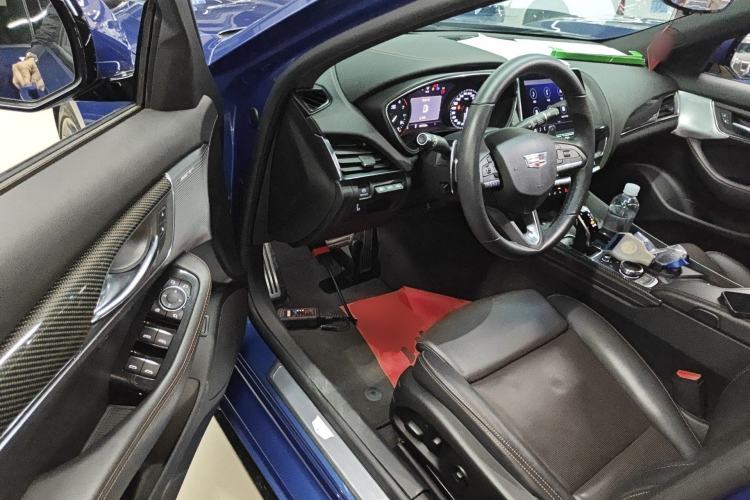 Used Cadillac CT5 2020 Revised 28T Platinum Sport Edition Driver Seat