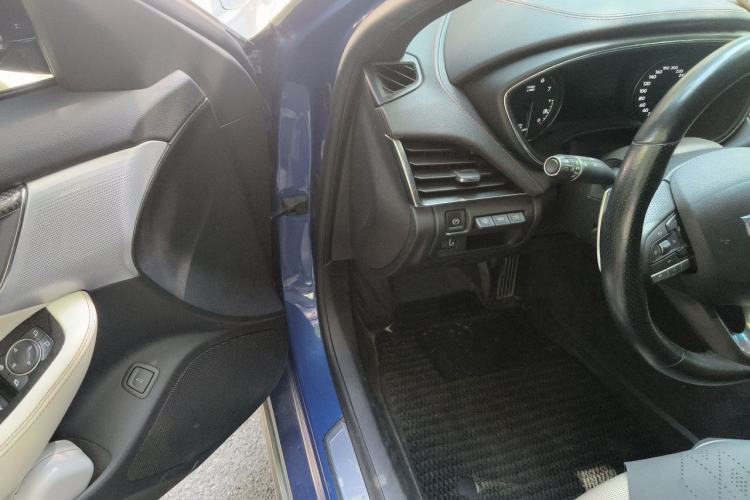 Used Cadillac CT5 2020 28T Platinum Sport Edition Driver Seat
