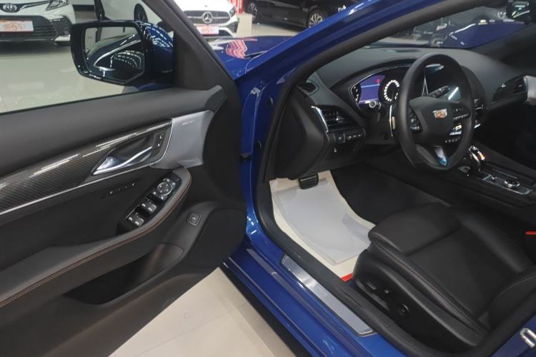 Used Cadillac CT5 2020 Revised 28T Platinum Sport Edition Driver Seat