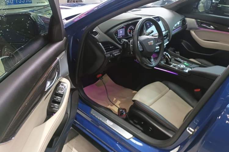 Used Cadillac CT5 2020 28T Platinum Sport Edition Driver Seat