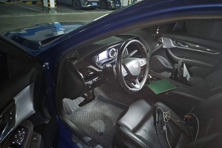Used Cadillac CT5 2020 Revised 28T Platinum Sport Edition Driver Seat