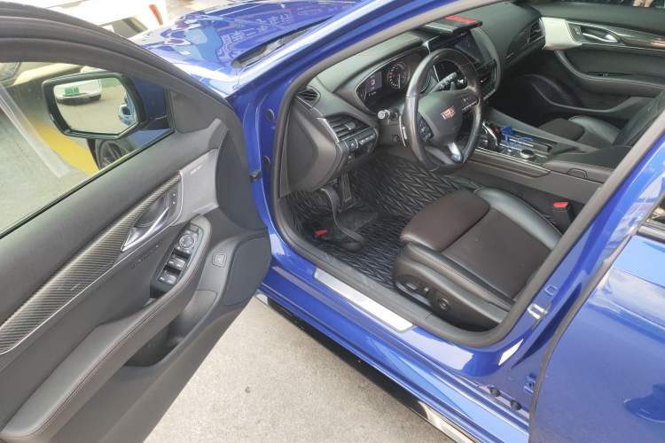Used Cadillac CT5 2020 28T Platinum Sport Edition Driver Seat