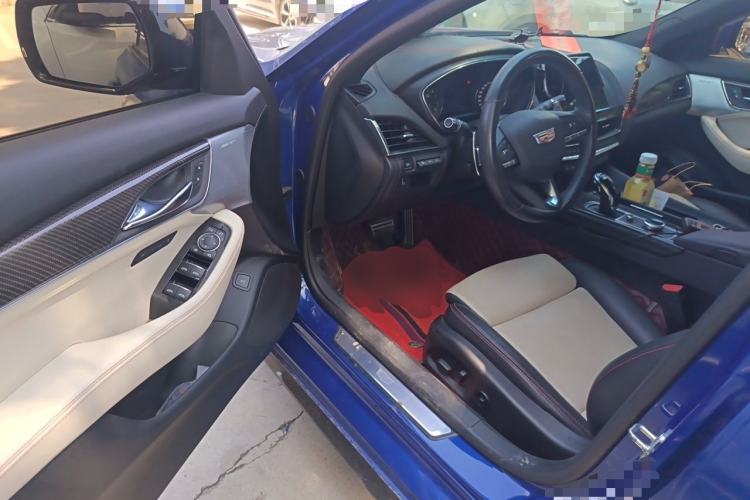 Used Cadillac CT5 2020 Revised 28T Platinum Sport Edition Driver Seat