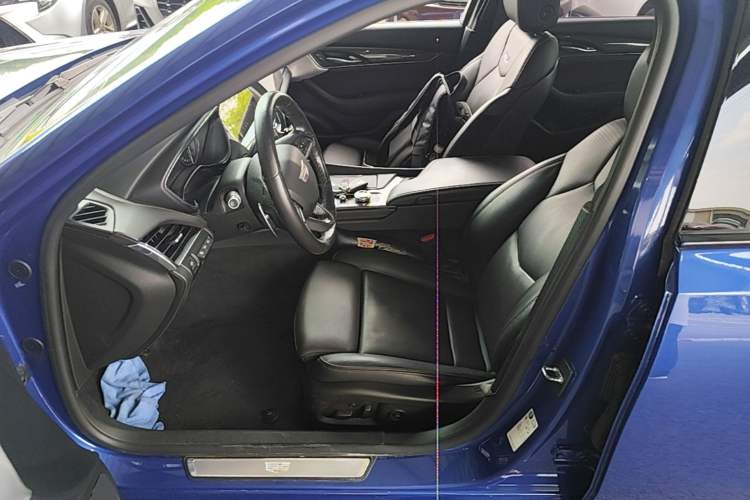Used Cadillac CT5 2020 28T Platinum Sport Edition Driver Seat