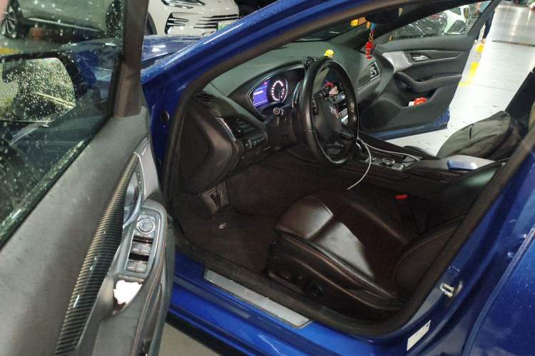 Used Cadillac CT5 2020 Revised 28T Platinum Sport Edition Driver Seat
