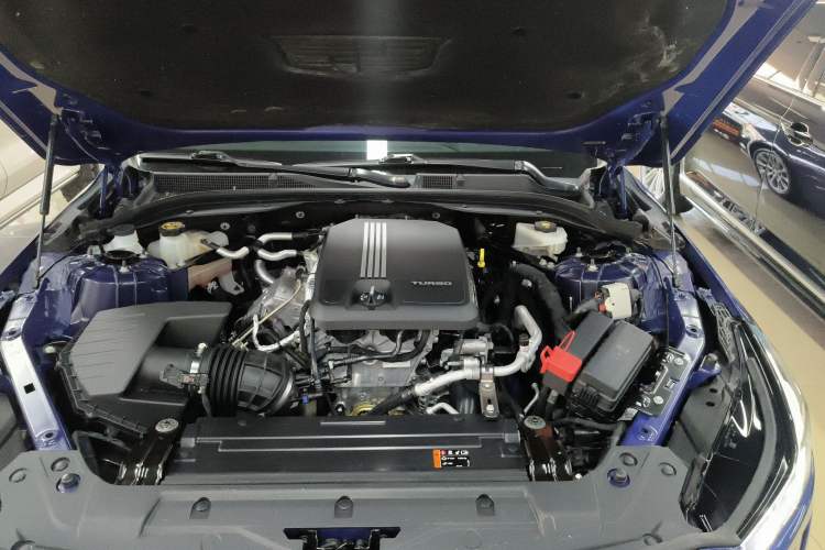Used Cadillac CT5 2020 28T Fashion Edition Engine Bay